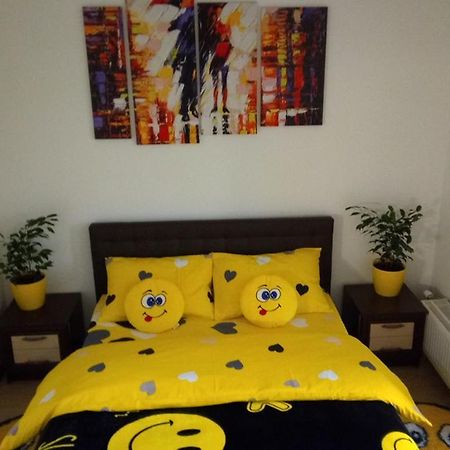 Positive Smile Studio Apartment In The Colorful Comfort Town Residental Complex. Kt-06. Kiev Exteriör bild